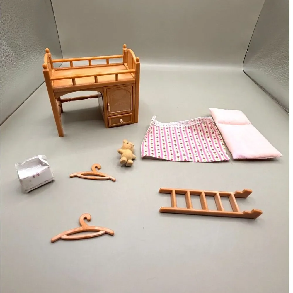 Calico Critters Sister’s Loft Bed CC2618 Furniture Blanket Hangers w/ Extras
